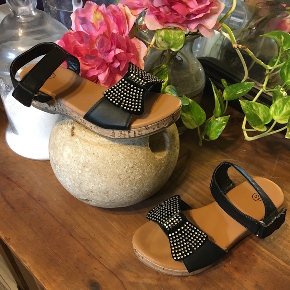 Girls size 13 black sparkle sandals - Picture 2 of 7